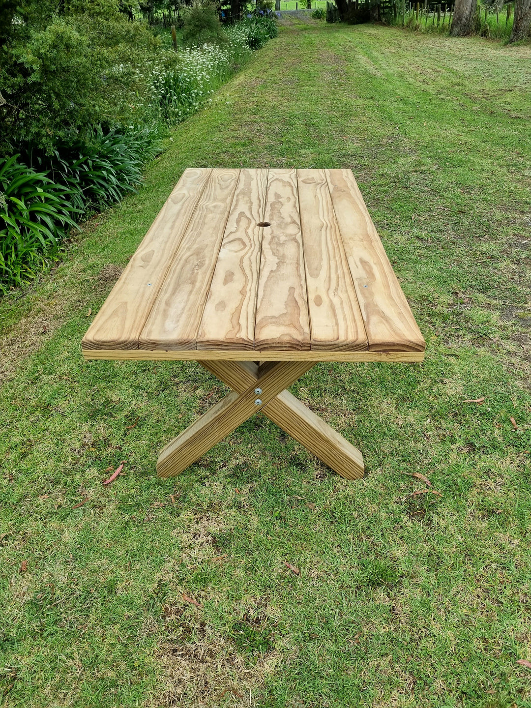 OUTDOOR 'X' TABLE